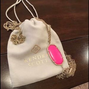 Kendra Scott pendant necklace